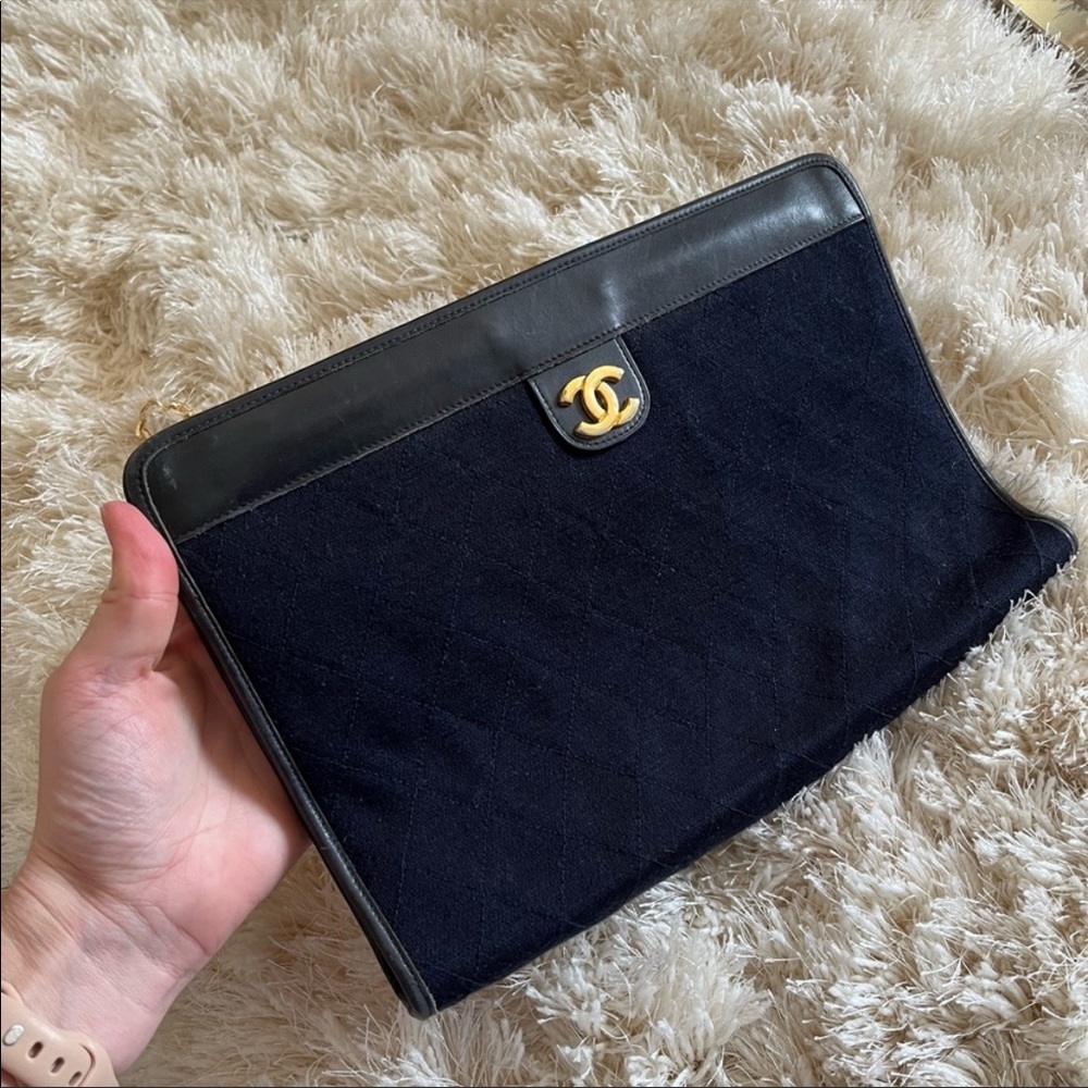 Chanel clutch